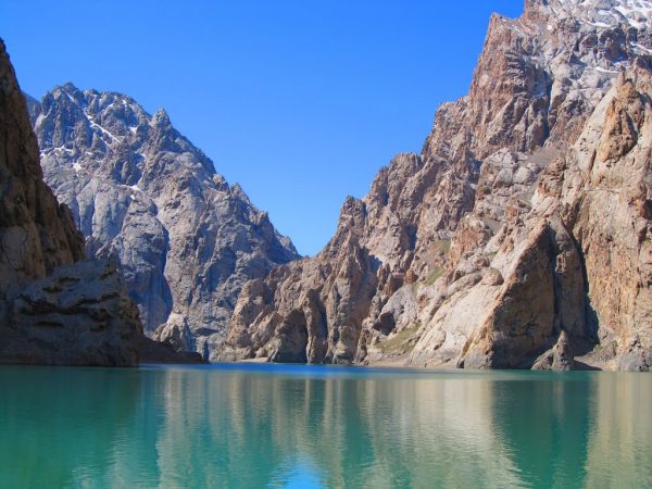 kel suu lake kyrgyzstan