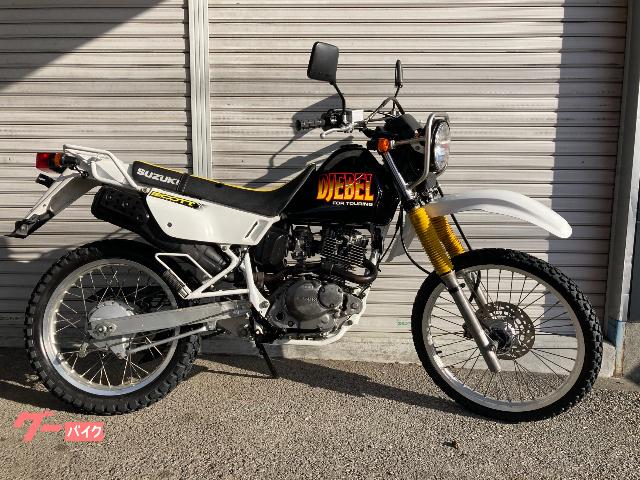 Moto Suzuki Djebel para alquilar en Kirguistán