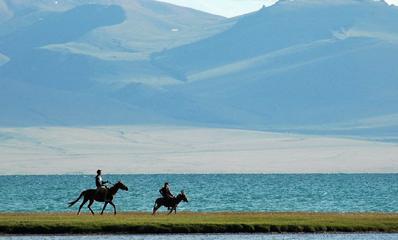 Kyrgyzstan_IssykKul2