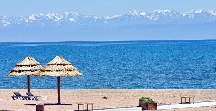 Issyk-kul lake kyrgyzstan1