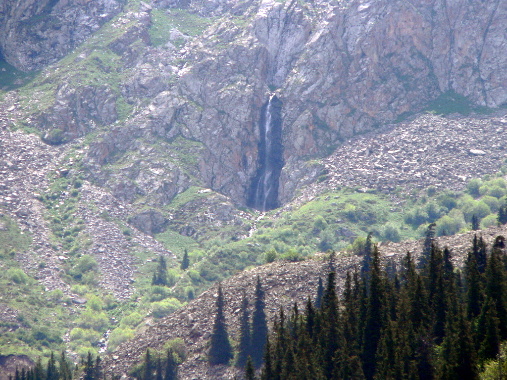 Kyrgyzstan - Ala Archa National Park - waterfall_2007P1210281